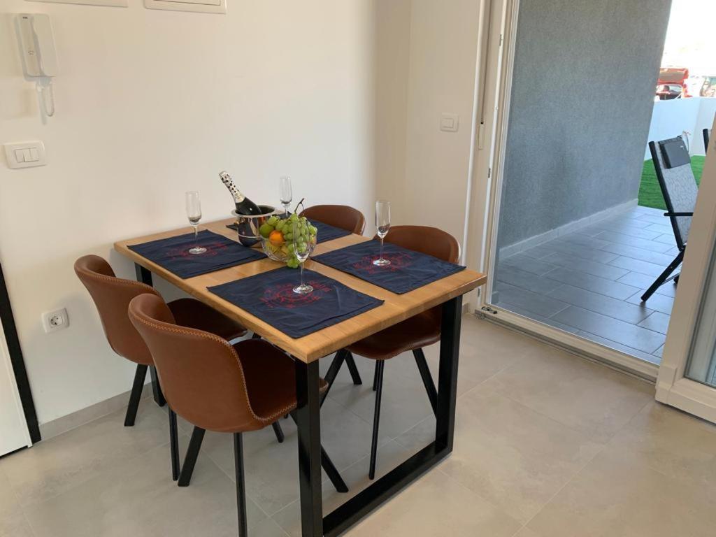 Apartmani Sunside Нін Екстер'єр фото