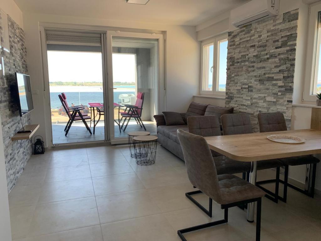 Apartmani Sunside Нін Екстер'єр фото